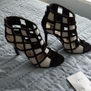 N.Y.L.A. Black and White Women's Heels Size 6